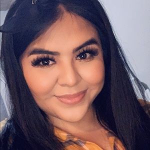 Meet your Posher, Rosana